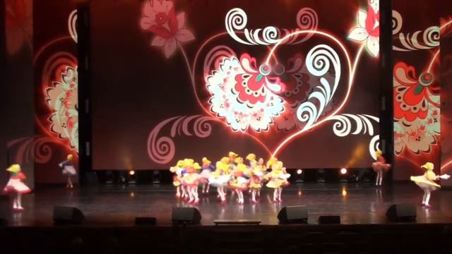 "Матрешечки". Ансамбль эстрадного танца "Вдохновение" смотреть онлайн