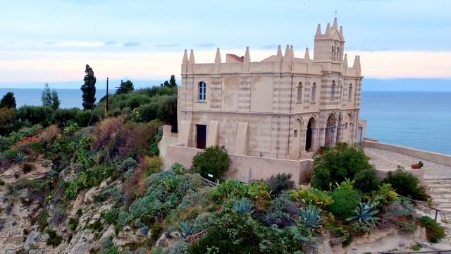 TROPEA e i suoi Vicoli I Italia On the Road смотреть онлайн