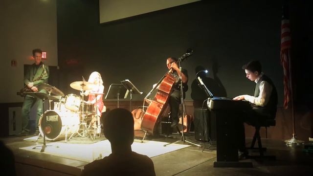 Too Much Pepper - Tri-Valley Jazz Trio смотреть онлайн