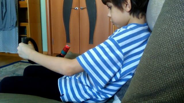 Салон для Бугатти вейрон из игрушек и перчаток для бокса новый ключ и сиденье. смотреть онлайн