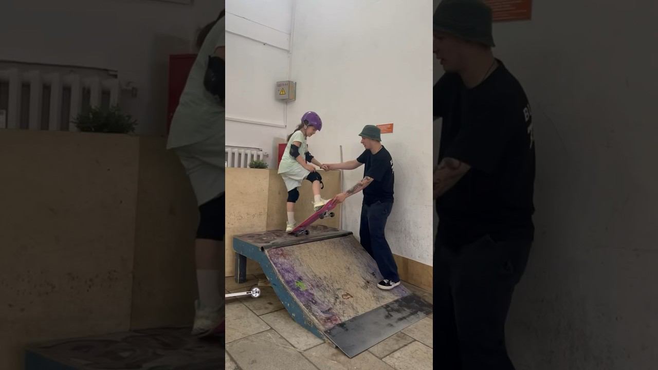 Страх преодолей❗ Обучение катанию на скейте #крытыйскейтпарк #скейтборд #трюкинаскейте смотреть онлайн