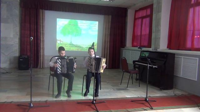 3 стоит орешина кудрявая смотреть онлайн