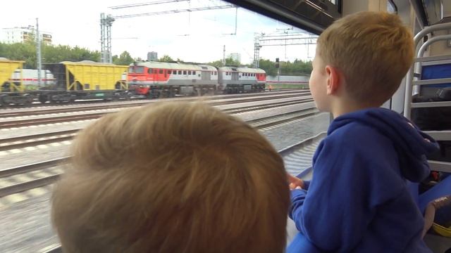 Скоростной поезд поездка на Ласточке первые впечатления метро Москва МЦК и железная дорога смотреть онлайн