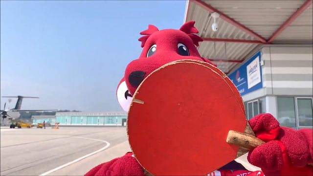 EC-KAC // Lindi fliegt zu den CHL-Auswärtspartien смотреть онлайн
