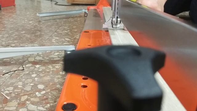 Battipav profi evo 133 .cortando una tira de 1.8 mm grosor смотреть онлайн