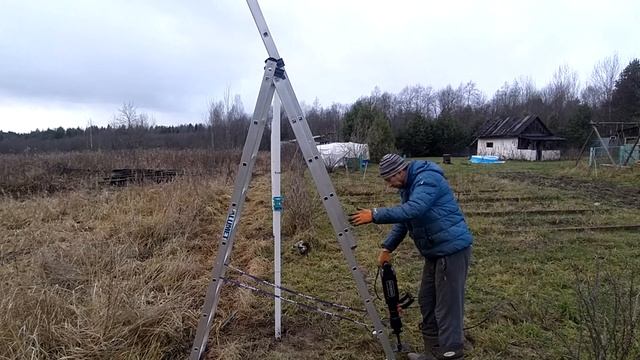 Забивка стоек забора отбойным молотком