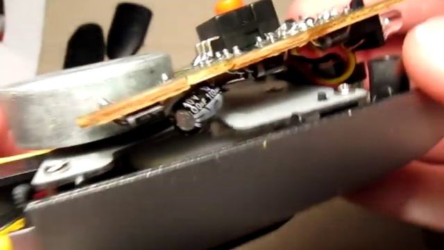 Тест + обзор динамо фонаря VARTA Dynamo Light LED смотреть онлайн