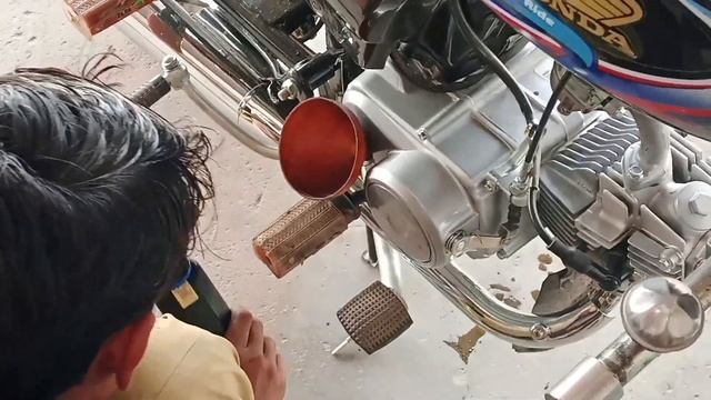 first engine oil change in Honda cd 70|| in my volg смотреть онлайн