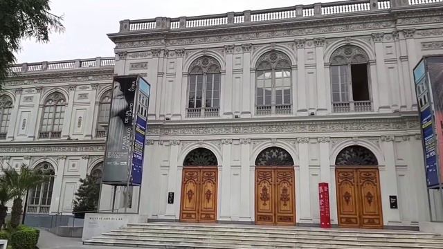 Парк de la exposición и церковь Corazon de Maria смотреть онлайн