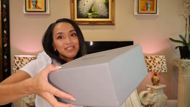 Unboxing Balenciaga Pink Hourglass Extra Small Bag and Triple S Sneakers смотреть онлайн