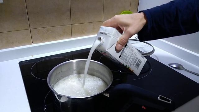 Отличный, быстрый завтрак, рисовая каша с изюмом. смотреть онлайн