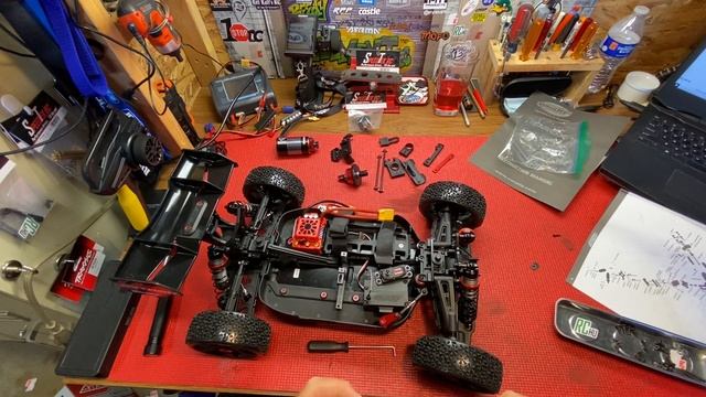 Assembling The Corally Python 6s Part 1 смотреть онлайн