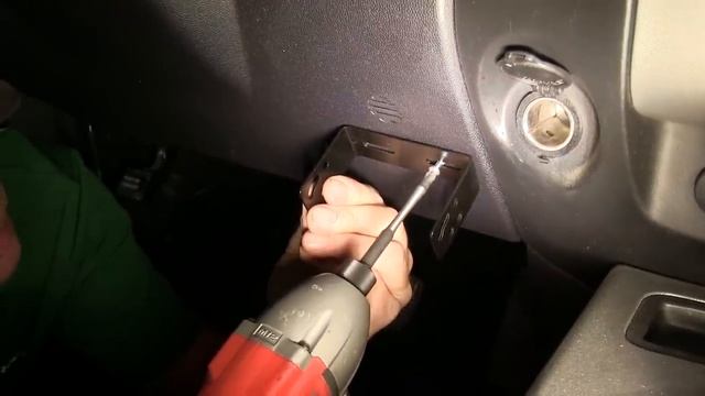 etrailer | Trailer Brake Controller Installation - 2008 Nissan Titan смотреть онлайн