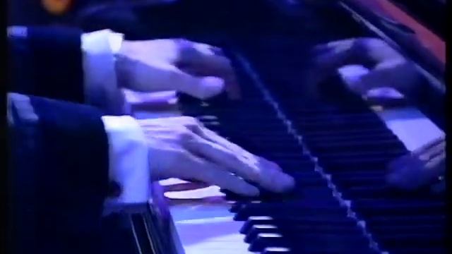 Misty Blue with Jools Holland and his Orchestra. Later 1995. смотреть онлайн