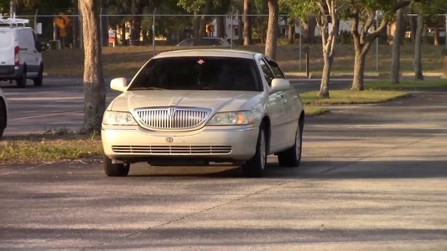 MOTORING REVIEWS: 2005 Lincoln Town Car Signature смотреть онлайн