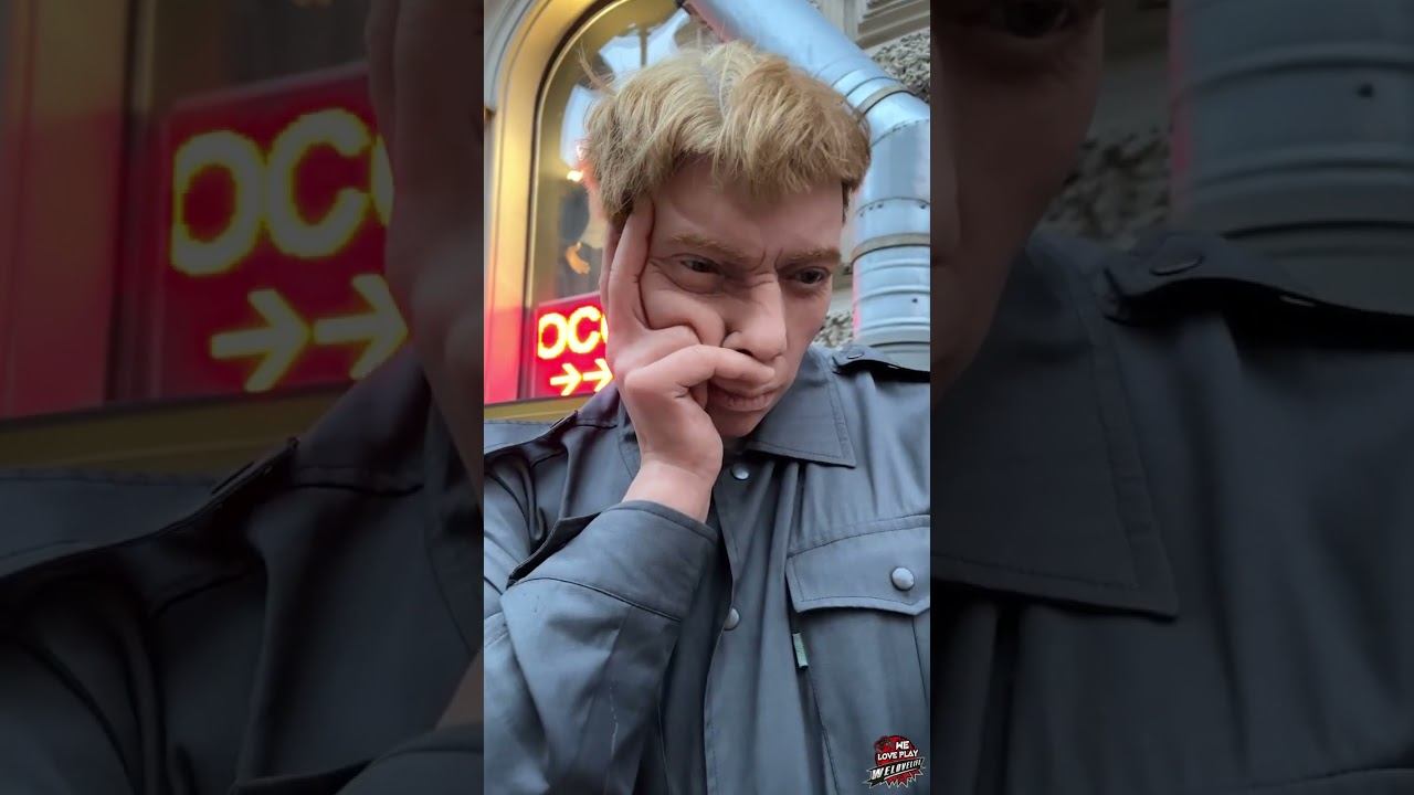 Охранник составил компанию Джеку Воробью - максимально реалистичные восковые фигуры #shorts смотреть онлайн