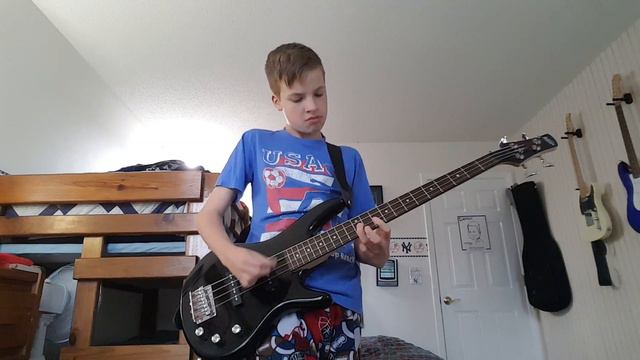 Playing My Ibanez Micro Bass смотреть онлайн