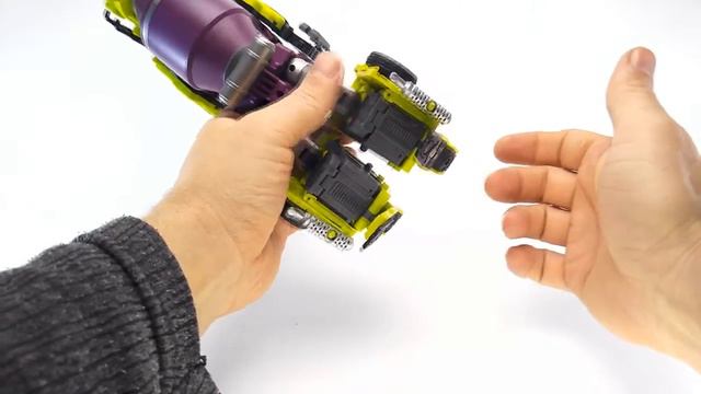 Transformation of the Transformers Generation Toy - Gravity Builder - Mixer Truck(aka Mixmaster) смотреть онлайн