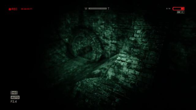 ОН МЕНЯ ПРЕСЛЕДУЕТ!!! - - OUTLAST Прохождение 3# (НА РУССКОМ) смотреть онлайн