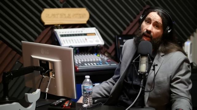 Get A Glimpse Into The IMPROVED GLORY HOLE смотреть онлайн