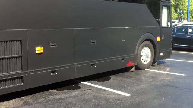Who is the Celebrity Travelling in this Prevost motohome смотреть онлайн