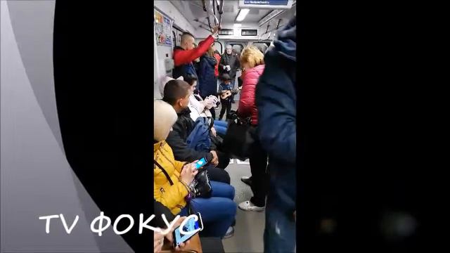 Музыканты. Музыканты в вагоне метро. Киев. Украина. 9.05.2019 г. смотреть онлайн