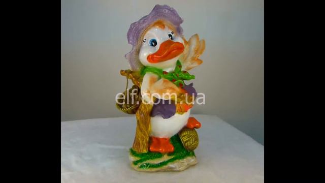 Утенок с корзинкой. Садовые фигуры из стеклопластика купить в Украине смотреть онлайн