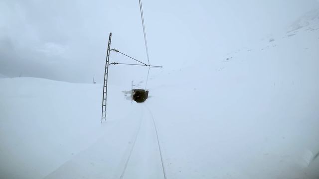 Путешествие на поезде через гору Ол - Восс смотреть онлайн