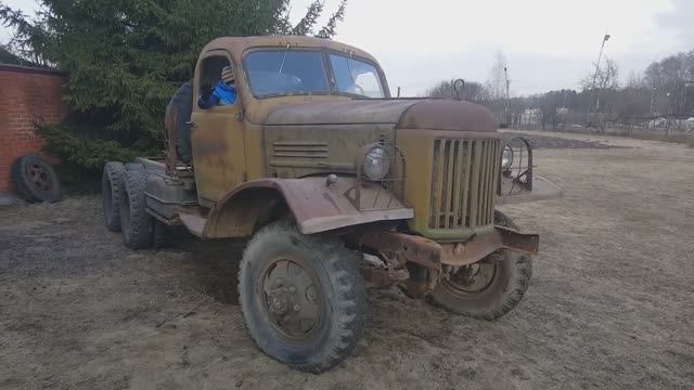 Ретро автомобиль ЗИС 151. Ребёнок рулит! смотреть онлайн