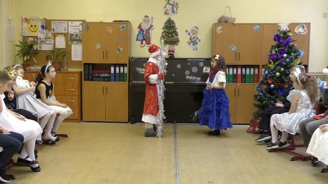 Новогодний праздник 2А класс смотреть онлайн