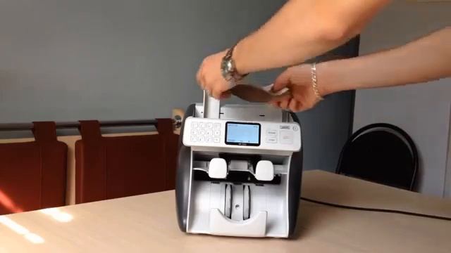 Счетчик банкнот SBM (Shinwoo) SB 1050 смотреть онлайн