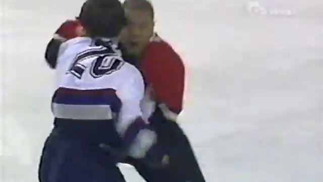 Jarome Iginla vs Ryan Kesler смотреть онлайн