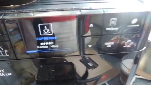 Teil 2 ++ Melitta Caffeo Varianza CSP Zubereitung Espresso Testvideo xxx Mit viel Dampf смотреть онлайн