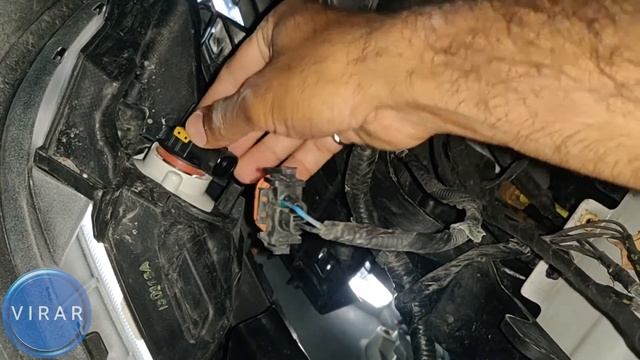 How to Replace Fog Light Bulbs - Hyundai Santa Fe (2013-2018) смотреть онлайн
