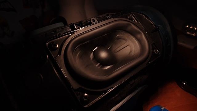 JBL Charge 4 Extreme LFM Bass Test | 100% Volume ? смотреть онлайн