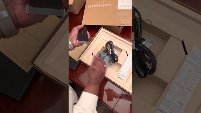 Unboxing the LG Gram 2-in-1, 16” for 2022 смотреть онлайн