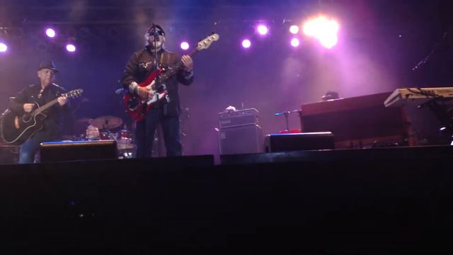Michael Paul Martinez playing acoustic guitar on "Brown Eyed Girl" with the legendary El Chicano смотреть онлайн