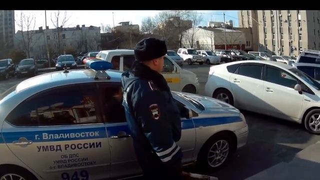 ДПС Владивостока переработались "ТРУДЯГИ" смотреть онлайн