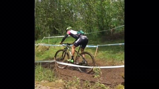 Passages difficiles et chutes coupe du monde UCI Montaine Bike La Bresse смотреть онлайн