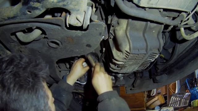 Замена сальника коробки правого привода на Ford Fusion смотреть онлайн