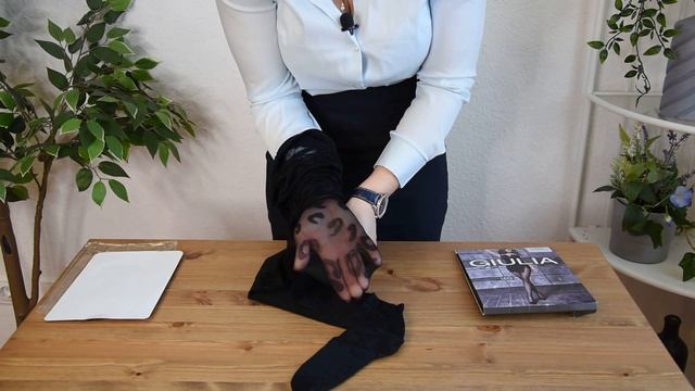 GIULIA LEO 20 DEN PANTYHOSE смотреть онлайн