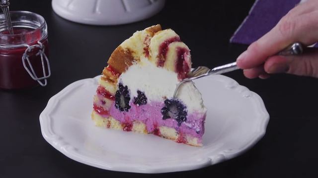 Кладем 11 кусочков рулета в глубокую миску. Результат - просто ВАУ! смотреть онлайн