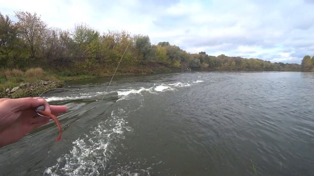Рыбалка на спиннинг в красивом месте! Рыбалка на джиг! Рыбалка на протоке реки Оки! смотреть онлайн