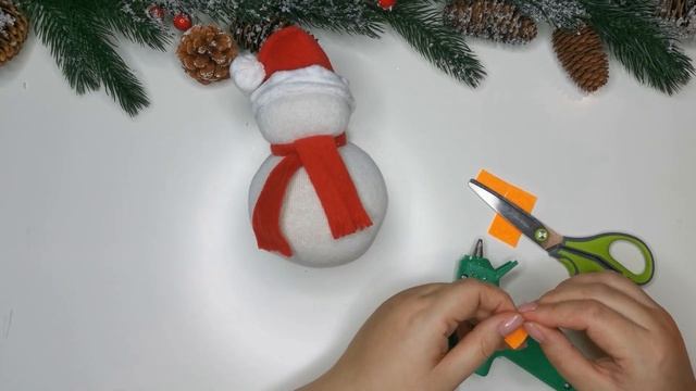 Идея как сделать снеговика из носка смотреть онлайн