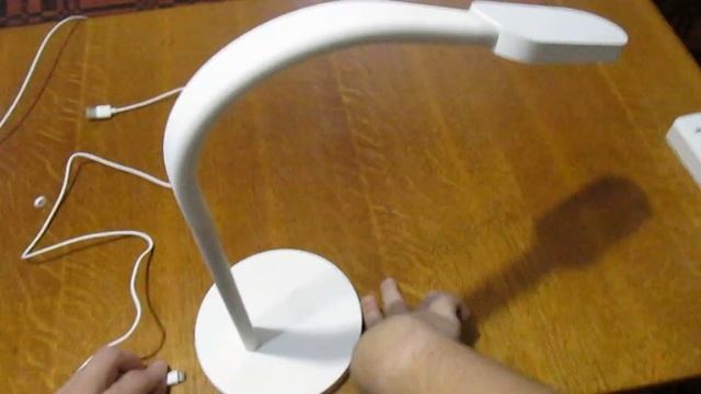 Настольная лампа Xiaomi YeeLight Desk Lamp смотреть онлайн