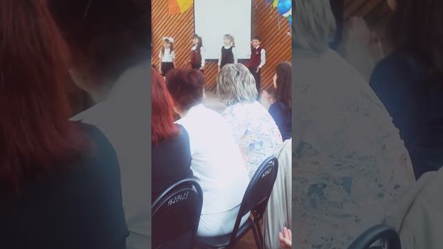 Пою на сцене с классом (читать описание) смотреть онлайн