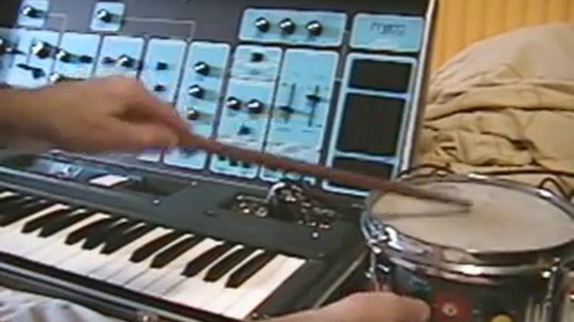 Moog Sonic6 and Moog 1130 drum controller смотреть онлайн