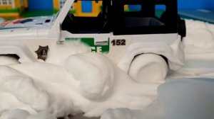 Полицейские Машинки и Петрович попали в грязь - ЧЕЛЛЕНДЖ какая машинка победит в супер гонках?