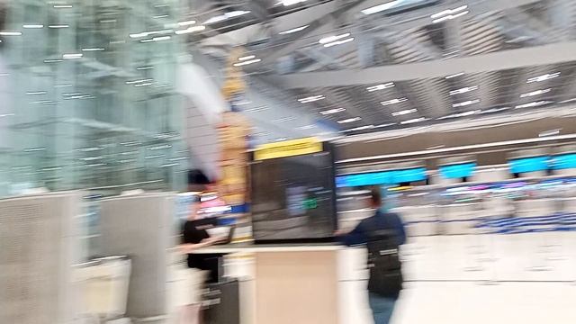 Аэропорт Бангкока. смотреть онлайн