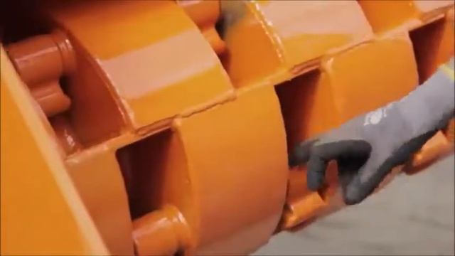 Мульчер Berti измельчает древесину в щепки смотреть онлайн